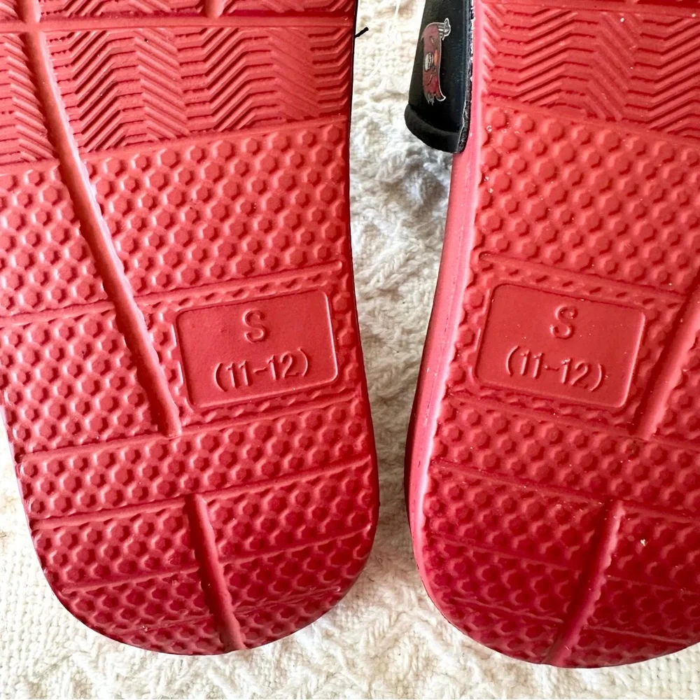Tampa Bay Buccaneers Shoes Slides Youth 11-12 Red Black Foco Gel Bucs Skull NWT